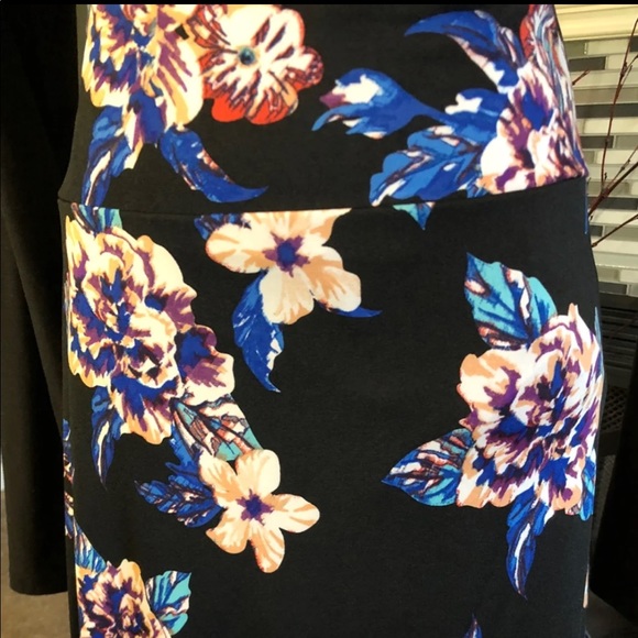 ⭐️last one⭐️ Agnes & Dora Maxi Skirt - Picture 4 of 6